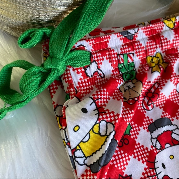 Hello Kitty HAPPY HOLIDAYS Christmas Pajama Set- Medium - Picture 2 of 12